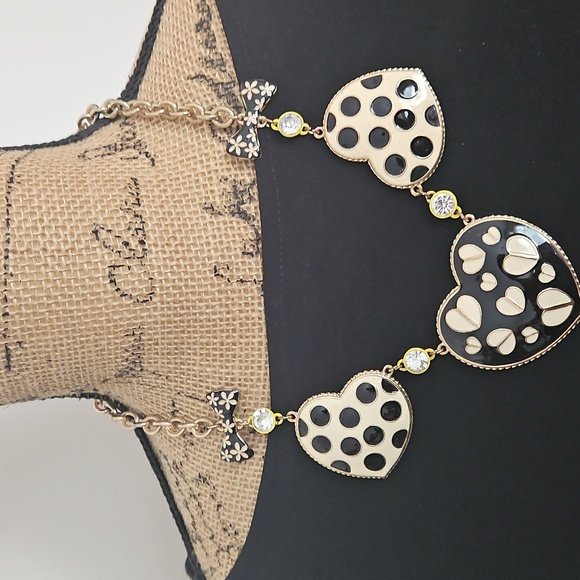 Betsey Johnson Heart Necklace Black White Bows Gold Tone Chain - Picture 5 of 9